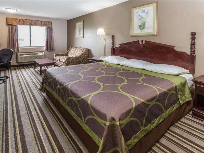 Super 8 By Wyndham Yorkville Buitenkant foto
